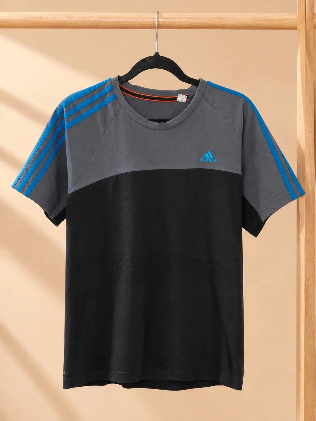 T-shirt Adidas ClimaCool gris noir bleu – Homme – Sport Running